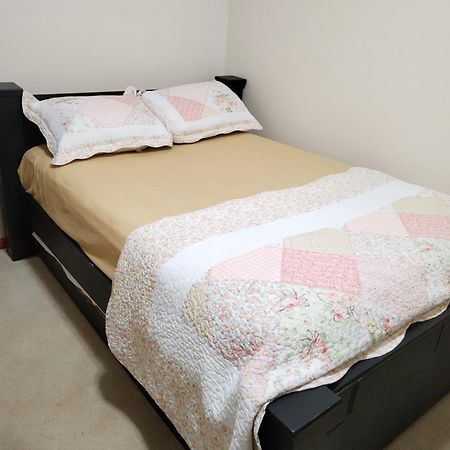 Cool And Affordable Apartment Galesburg Extérieur photo