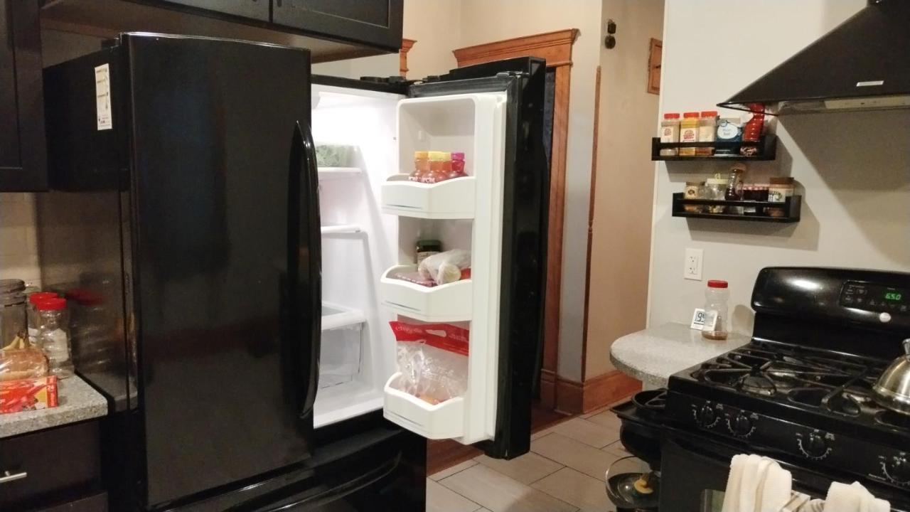Cool And Affordable Apartment Galesburg Extérieur photo