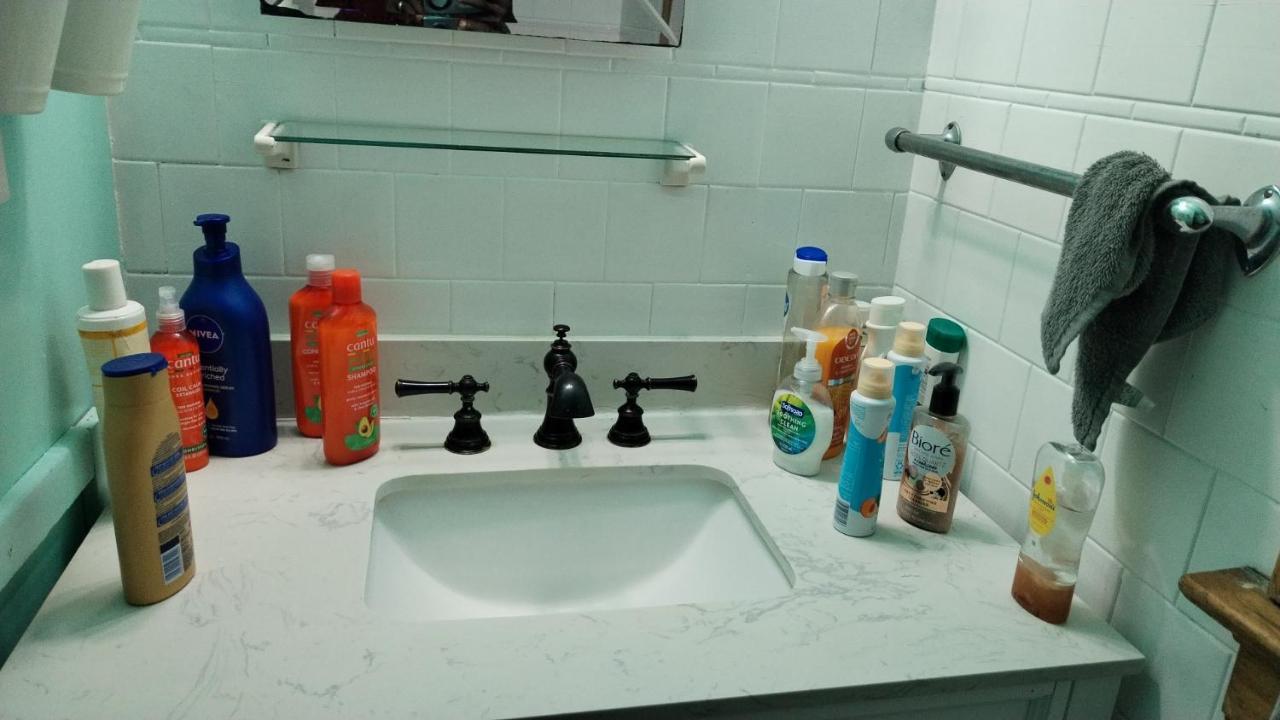 Cool And Affordable Apartment Galesburg Extérieur photo