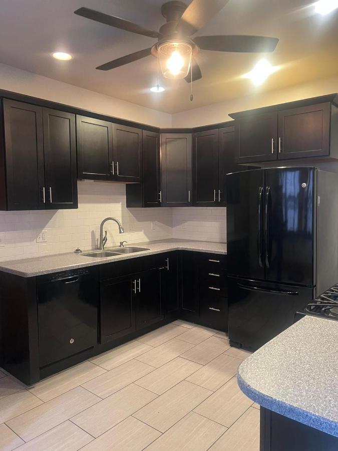 Cool And Affordable Apartment Galesburg Extérieur photo